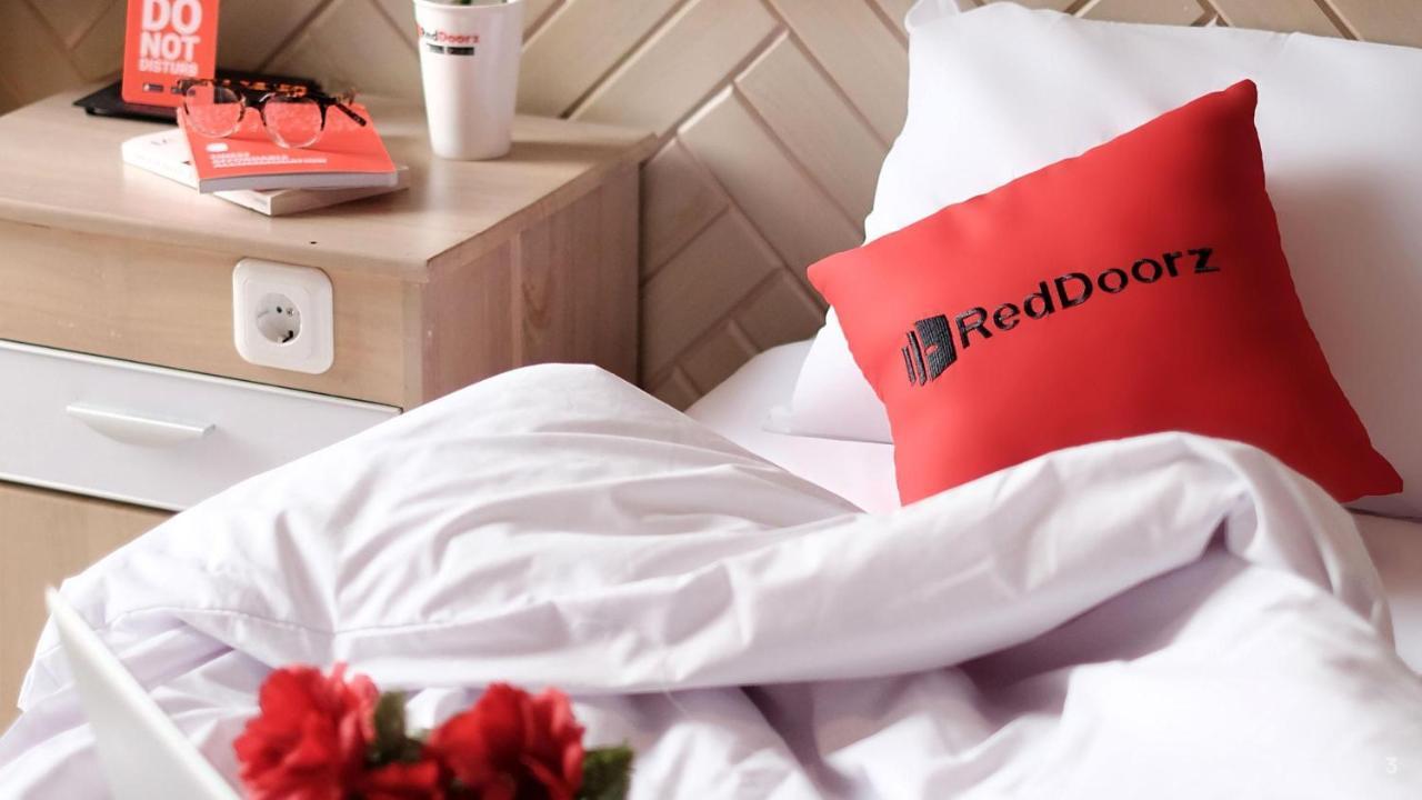 Reddoorz Bamboo Saigon Hotel Su Van Hanh Bandar Ho Chi Minh Luaran gambar